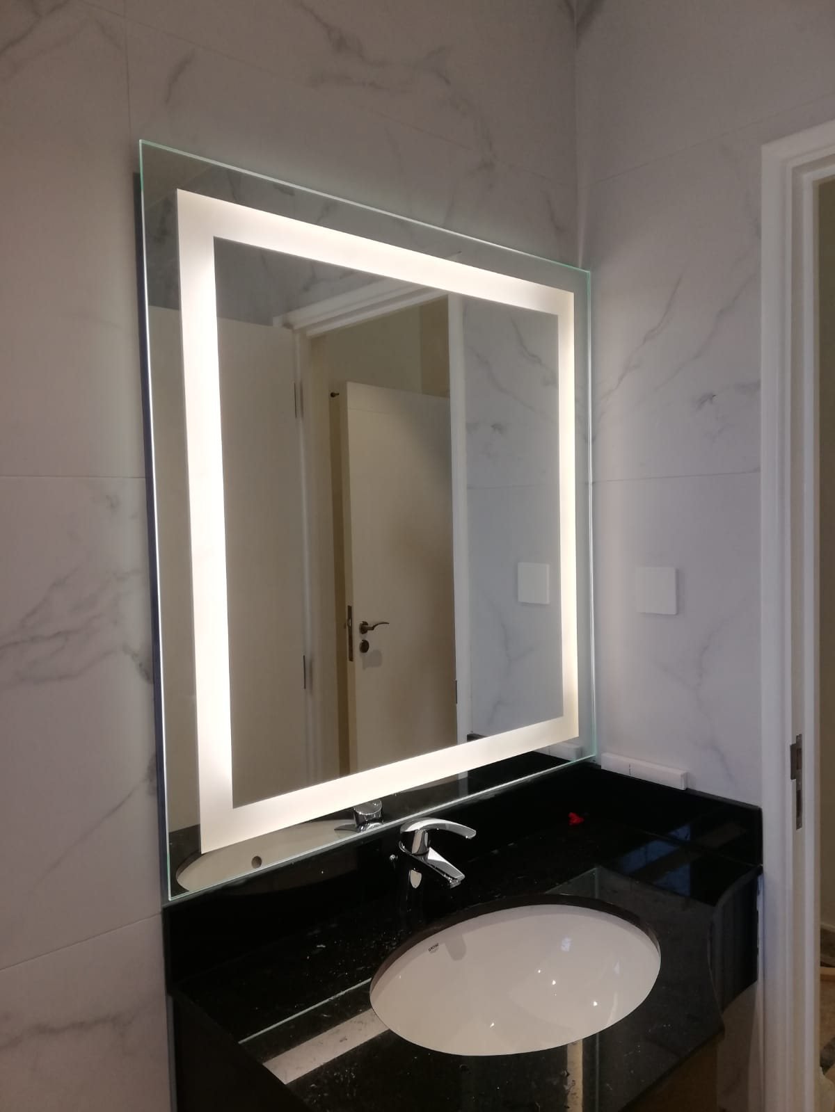 LED bathroom mirror